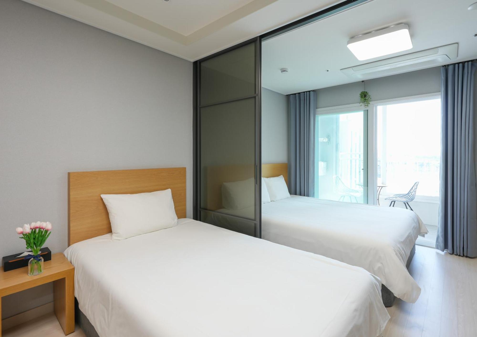 Yeosu Hotel First City Exterior photo