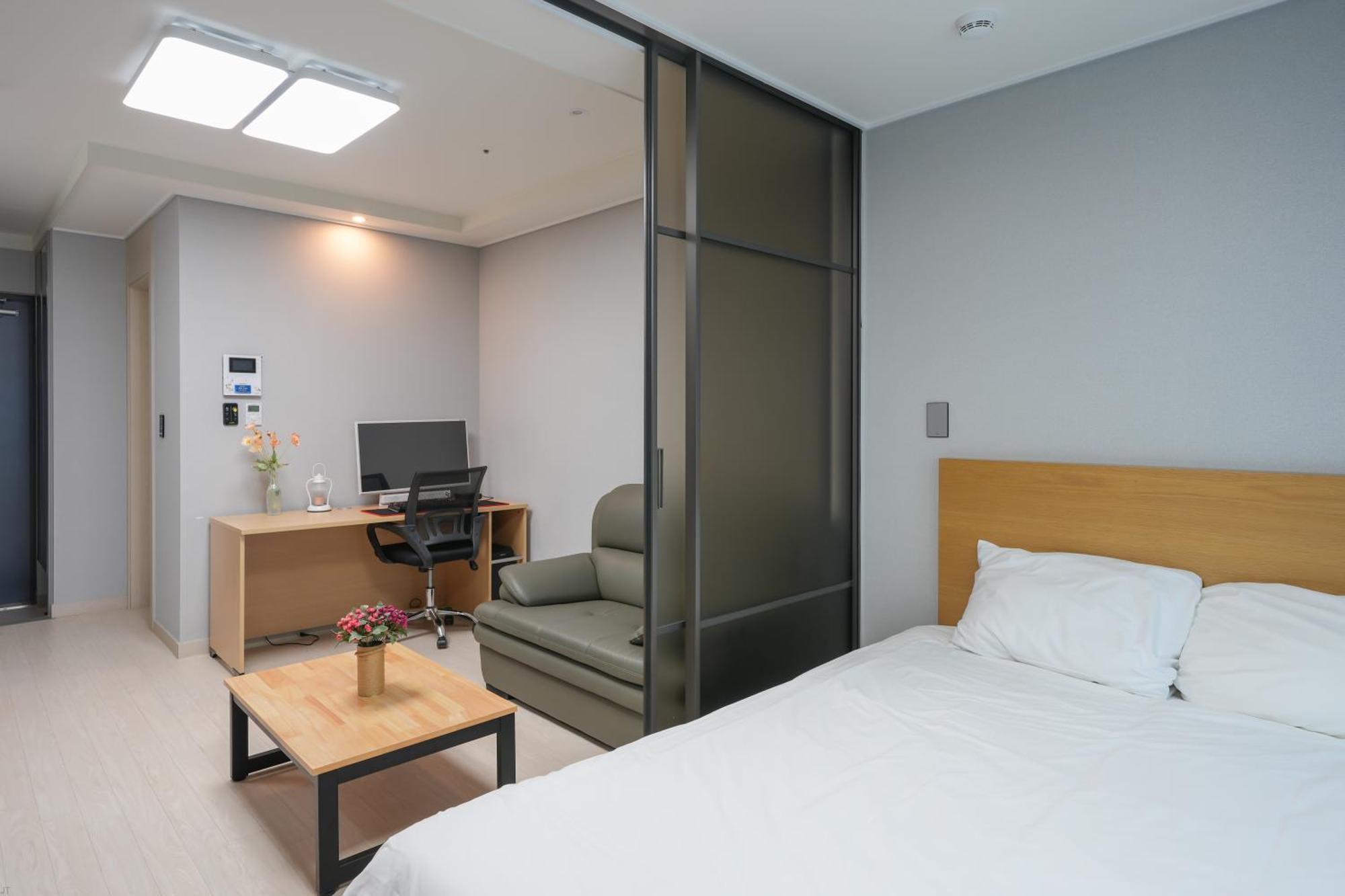 Yeosu Hotel First City Exterior photo