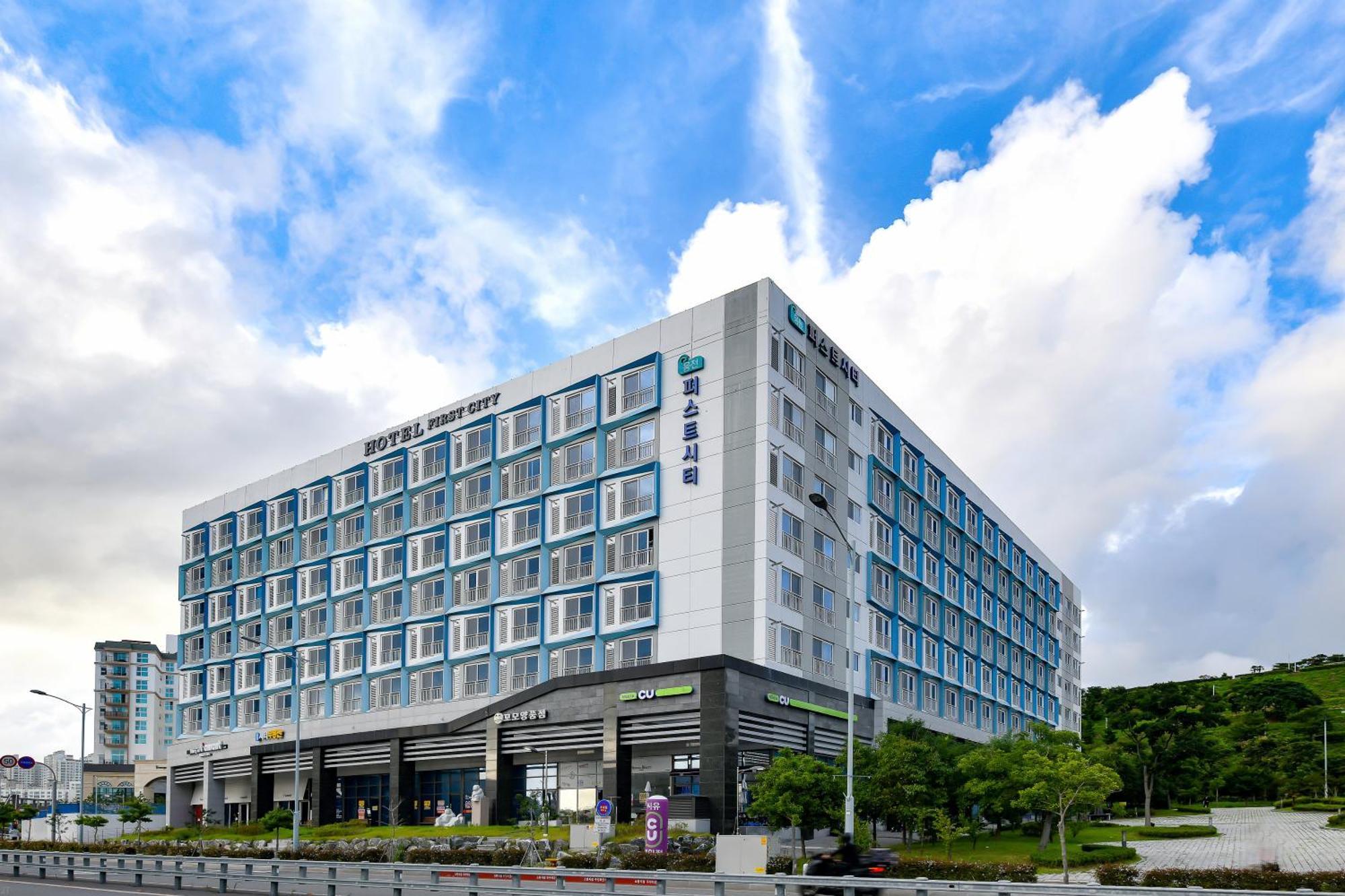 Yeosu Hotel First City Exterior photo